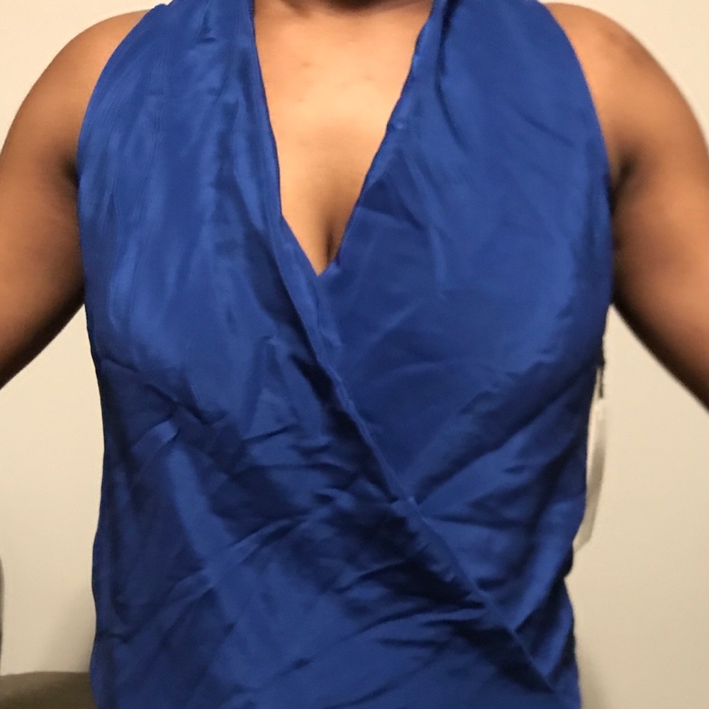 💥Stunning 100% silk sleeveless top💥